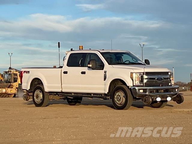 Ford F-350 Caja abierta/laterales abatibles