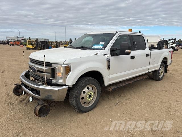 Ford F-350 Caja abierta/laterales abatibles