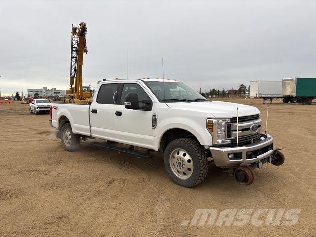 Ford F-350 XL Caja abierta/laterales abatibles