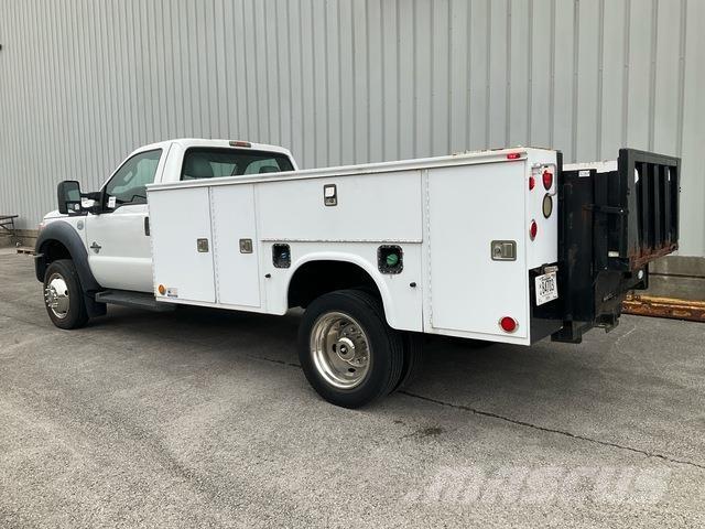 Ford F-450 Caja abierta/laterales abatibles