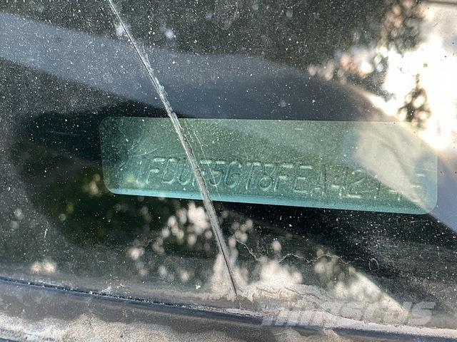 Ford F-550 Camiones de cama baja