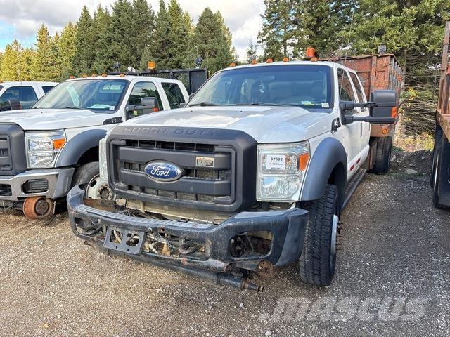 Ford F-550 Camiones de cama baja