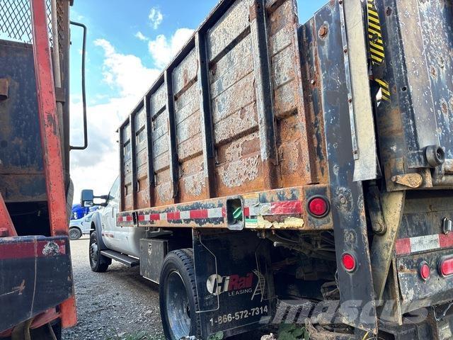 Ford F-550 Camiones de cama baja