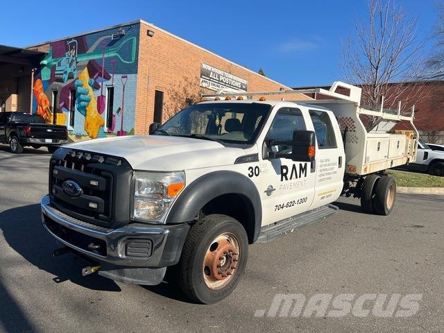 Ford F-550 Camiones de cama baja