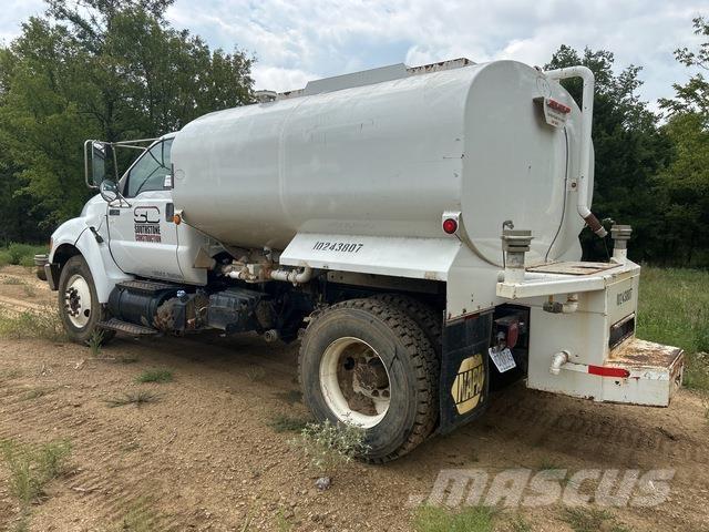 Ford F-750 Camiones cisterna