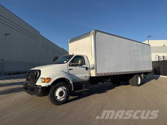 Ford F-750 Camiones con caja de remolque