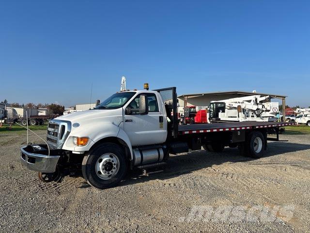 Ford F-750 Camiones de cama baja