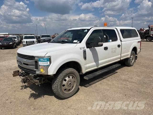 Ford F250 Caja abierta/laterales abatibles