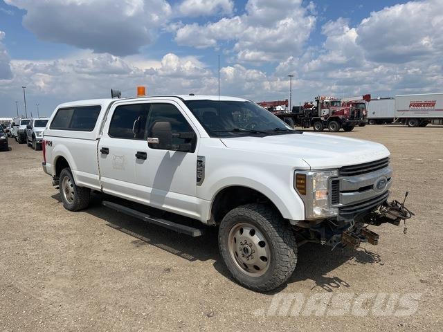 Ford F250 Caja abierta/laterales abatibles