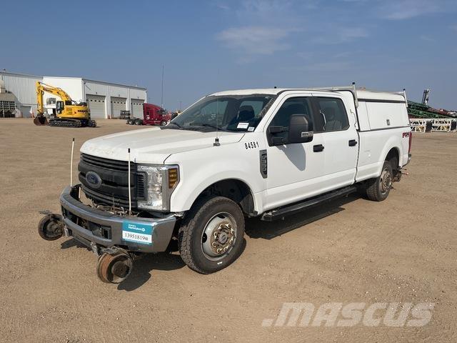 Ford F350 Caja abierta/laterales abatibles