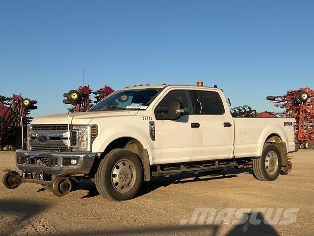 Ford F350 Caja abierta/laterales abatibles