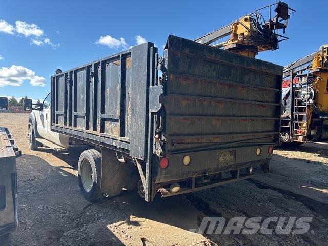 Ford F550 Caja abierta/laterales abatibles