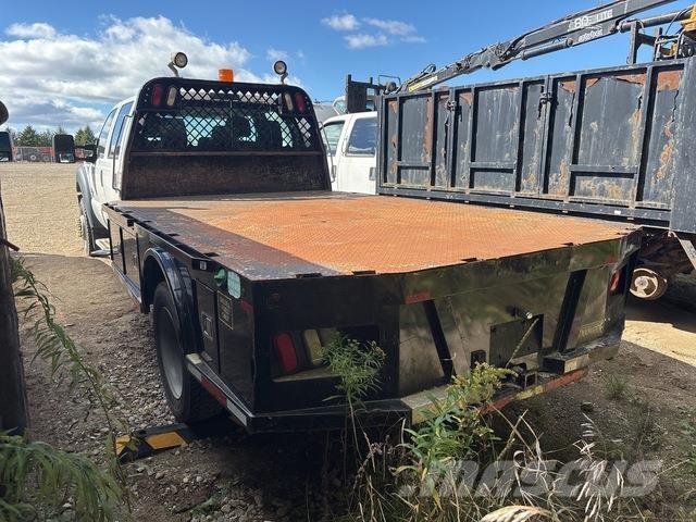 Ford F550 Camiones de cama baja