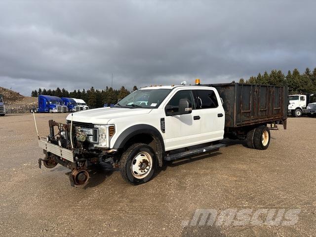 Ford F550 Camiones de cama baja