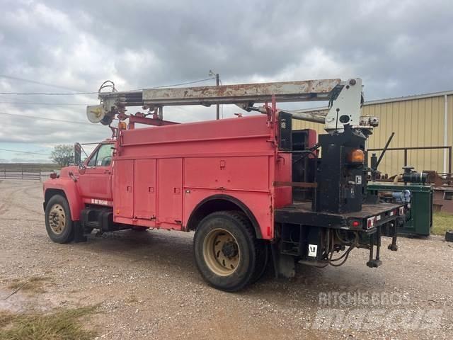 Ford F800 Caja abierta/laterales abatibles