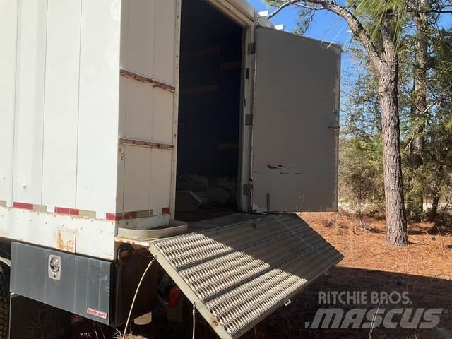 Ford F800 Camiones con caja de remolque