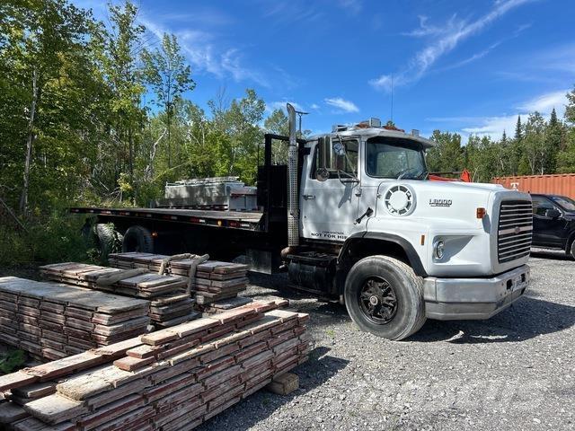 Ford L8000 Vehículos de reciclaje