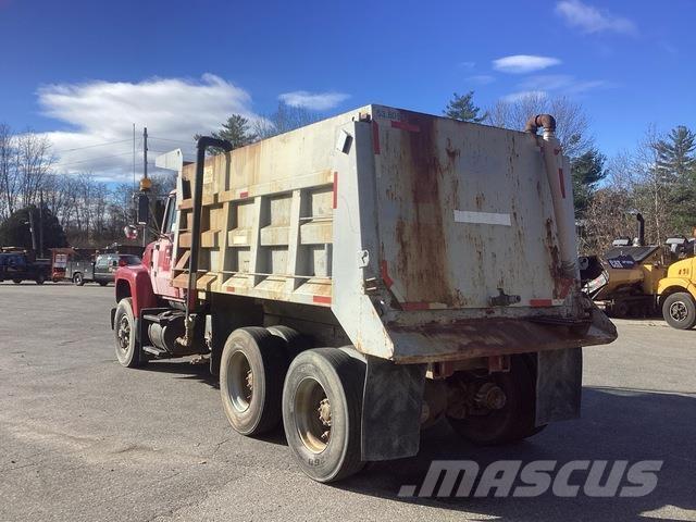 Ford L9000 Camiones cisterna