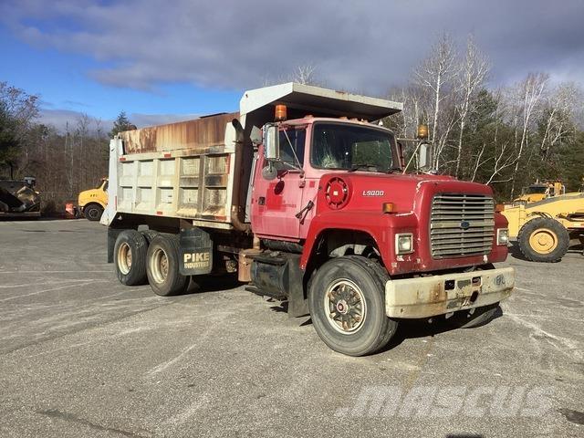 Ford L9000 Camiones cisterna