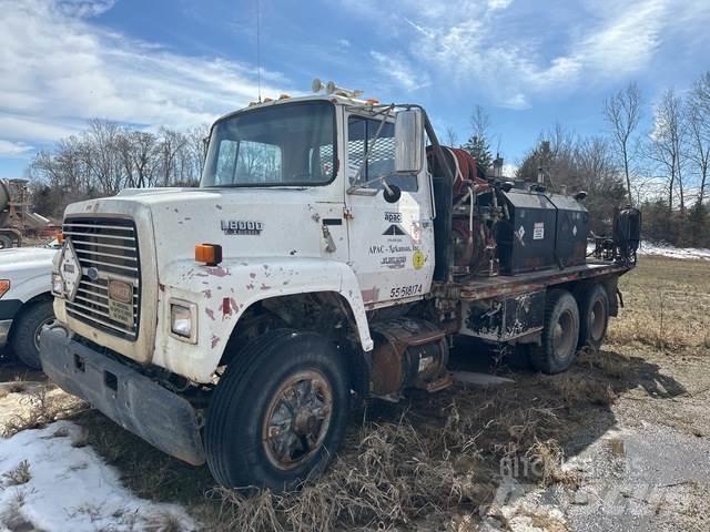 Ford LNT8000 Camiones cisternas