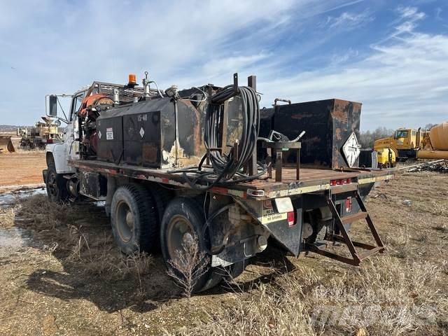 Ford LNT8000 Camiones cisternas