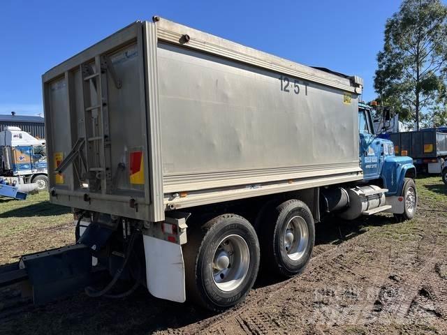 Ford LTL9000 Bañeras basculantes usadas