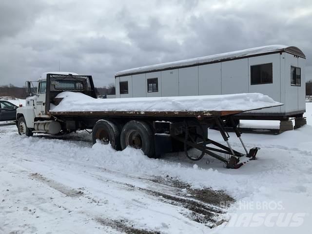 Ford LTL9000 Vehículos de reciclaje