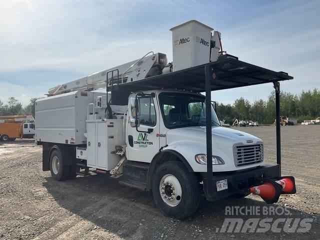 Freightliner  Plataformas sobre camión