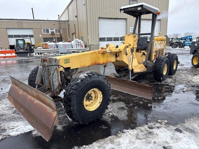 Gehl MG747B Niveladoras