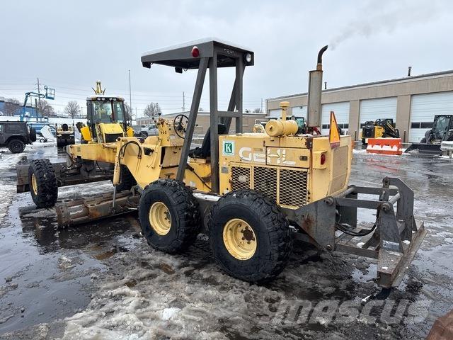 Gehl MG747B Niveladoras