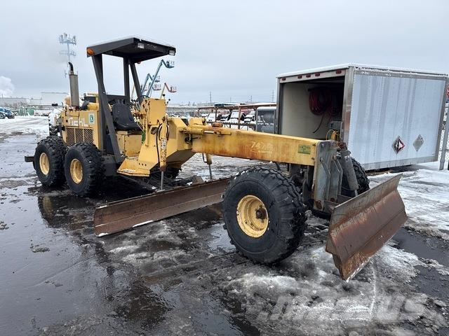 Gehl MG747B Niveladoras