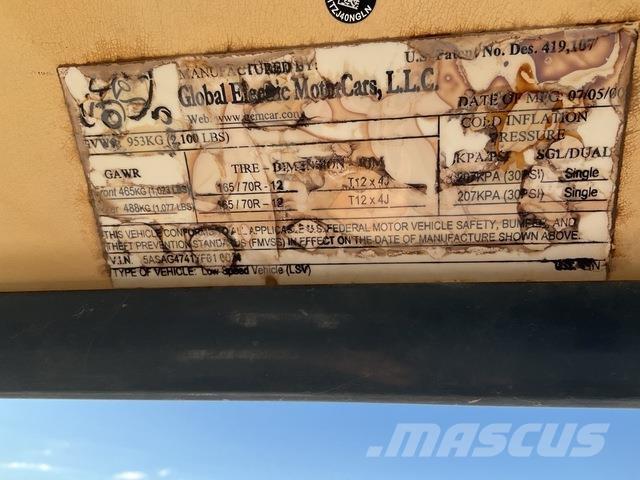  GEM E825 Maquinarias para servicios públicos