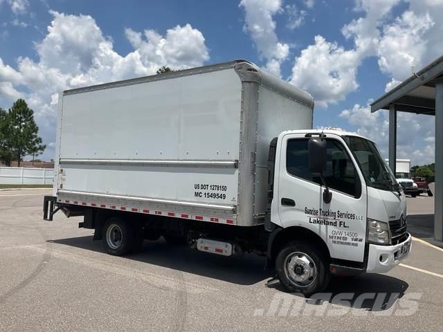 Hino 155 Camiones con caja de remolque