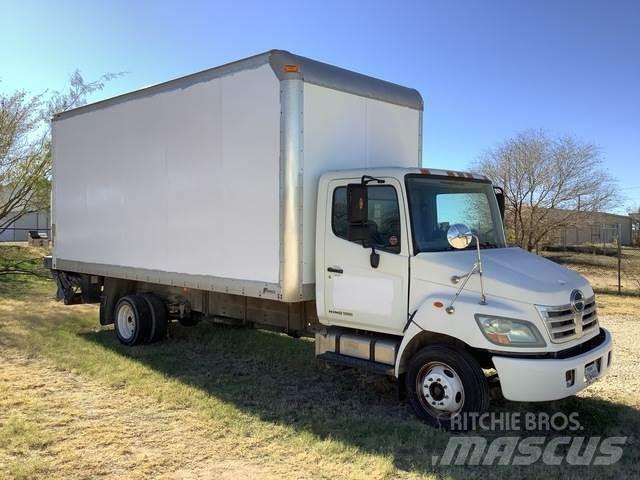 Hino 185 Camiones con caja de remolque