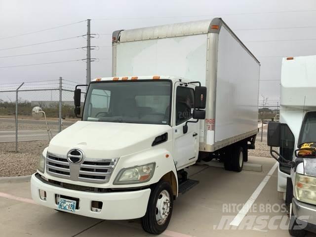 Hino 185 Camiones con caja de remolque