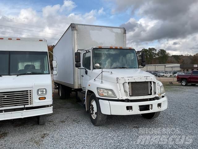 Hino 238 Camiones con caja de remolque