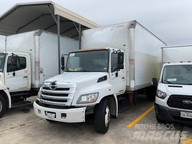 Hino 238 Camiones con caja de remolque