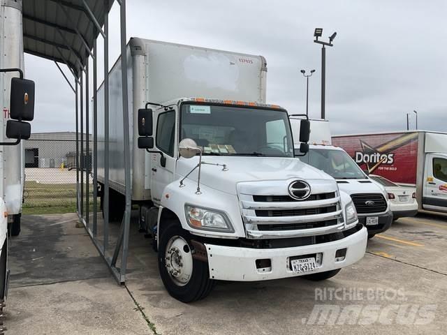 Hino 238 Camiones con caja de remolque