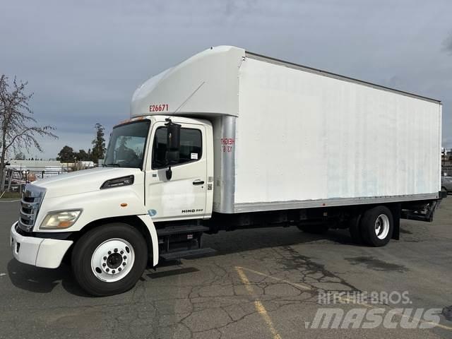 Hino 238 Camiones con caja de remolque