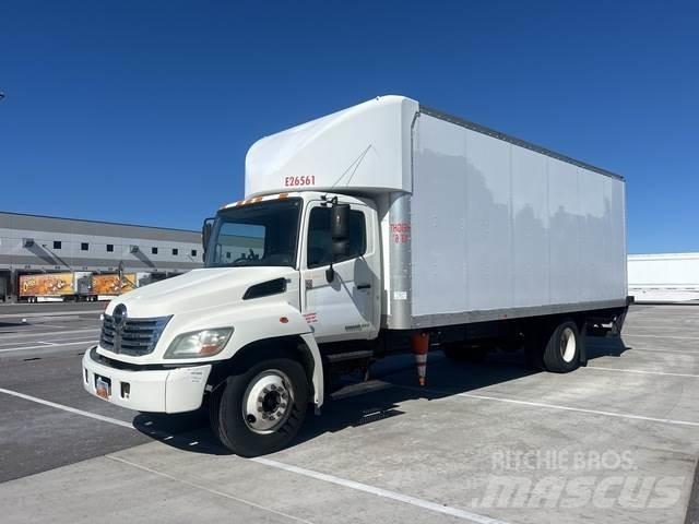 Hino 238 Camiones con caja de remolque