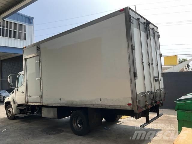 Hino 238 Camiones con caja de remolque