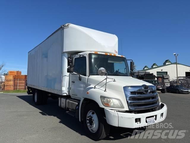 Hino 268 Camiones con caja de remolque