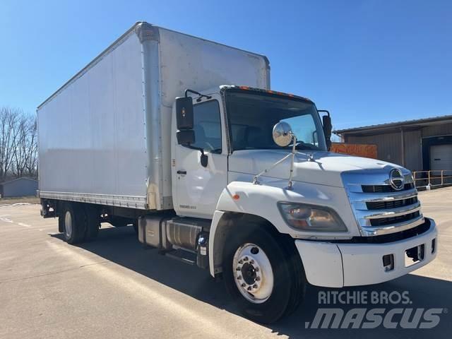 Hino 268 Camiones con caja de remolque