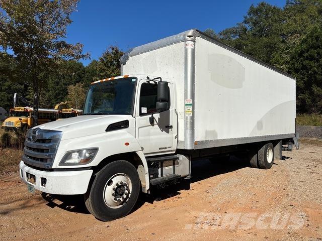 Hino 268 Camiones con caja de remolque