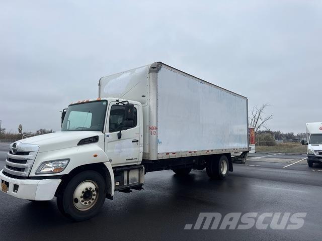 Hino 268 Camiones con caja de remolque