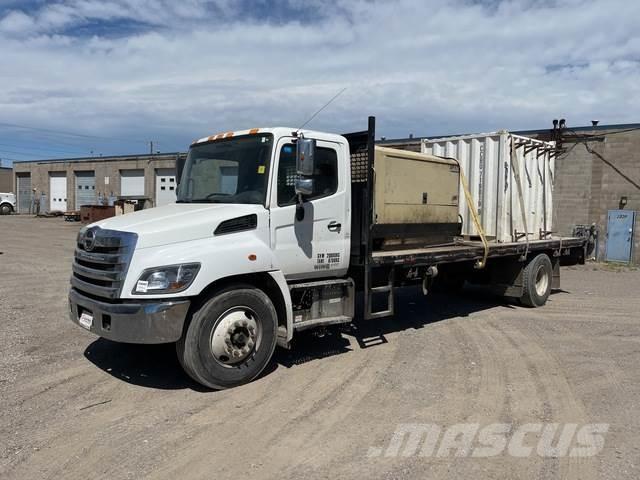 Hino 308 Camiones de cama baja