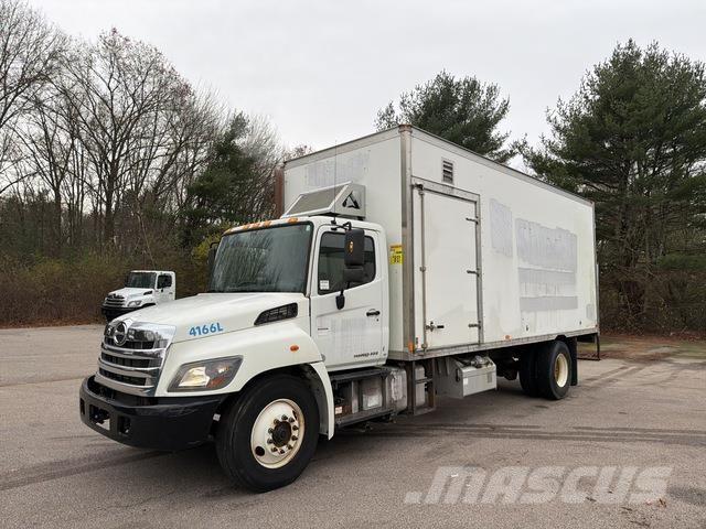 Hino 338 Camiones con caja de remolque