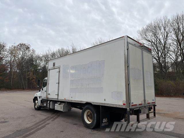 Hino 338 Camiones con caja de remolque