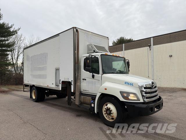 Hino 338 Camiones con caja de remolque