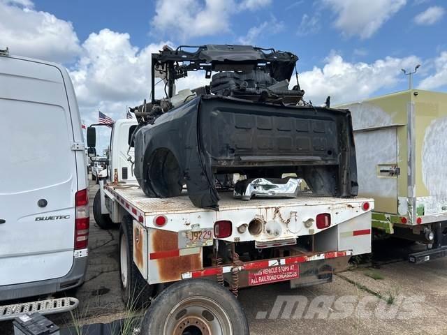 International  Plataformas sobre camión